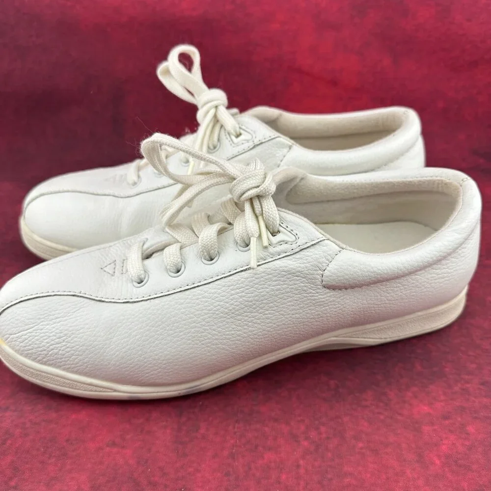 I LOVE COMFORT WOMEN'S WHITE SNEAKERS FOR WALK/NURSE LEATHER SIZE 8.5M